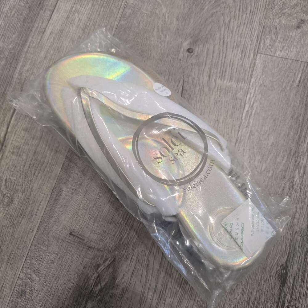 Soléi Sea NWT holographic gold Iridescent Flip Flops Women Size 11 with hair tie - Picture 7 of 12